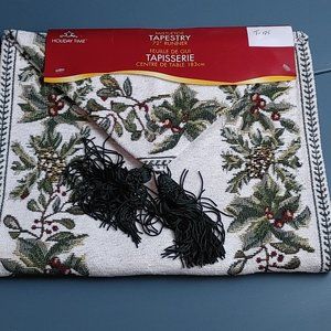 NWT Holiday Time Mistletoe Tapestry Table Runner 72" Christmas Decor Green/White